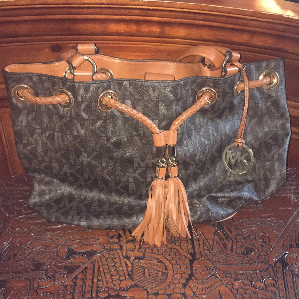 Michael Kohrs Jet Set Fringe Tassel Used